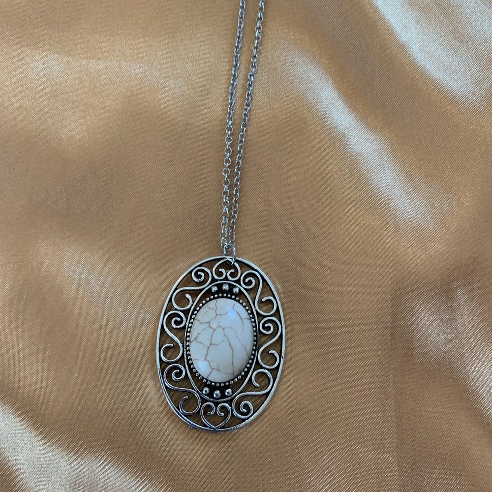 Necklaces - Picture 3 of 4